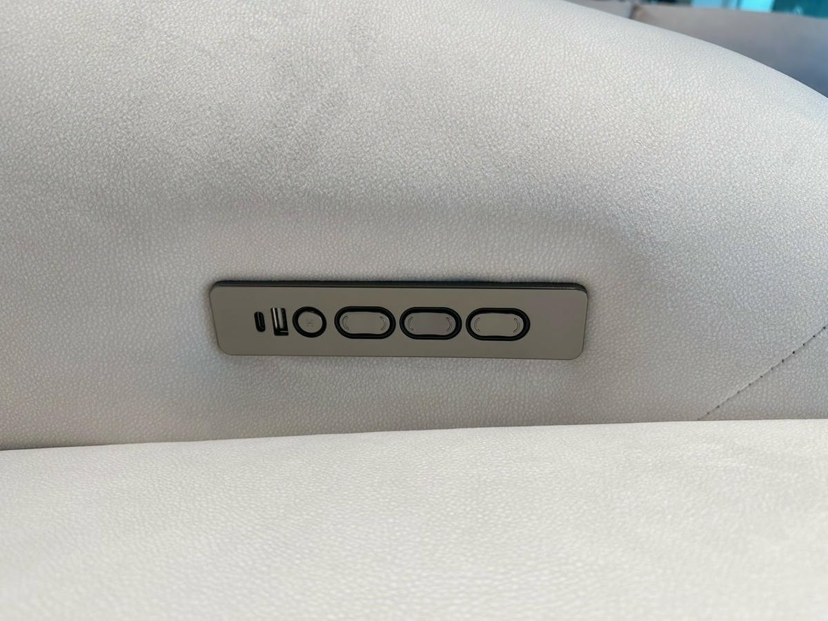 LINE_ALBUM_2025418_250505_25.jpg LINE_ALBUM_2025418_250505_25.jpg