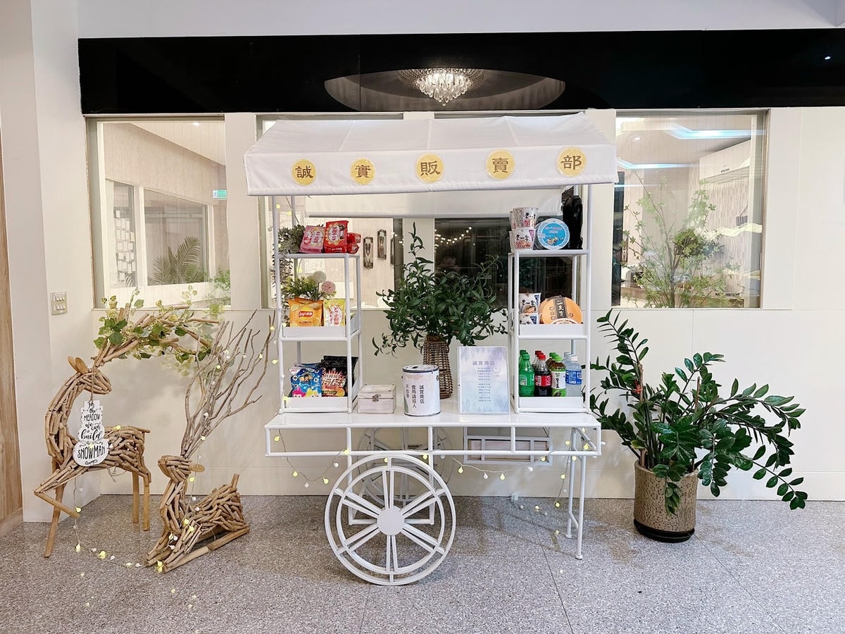 /tmp/phpKX9CkW /tmp/phpKX9CkW