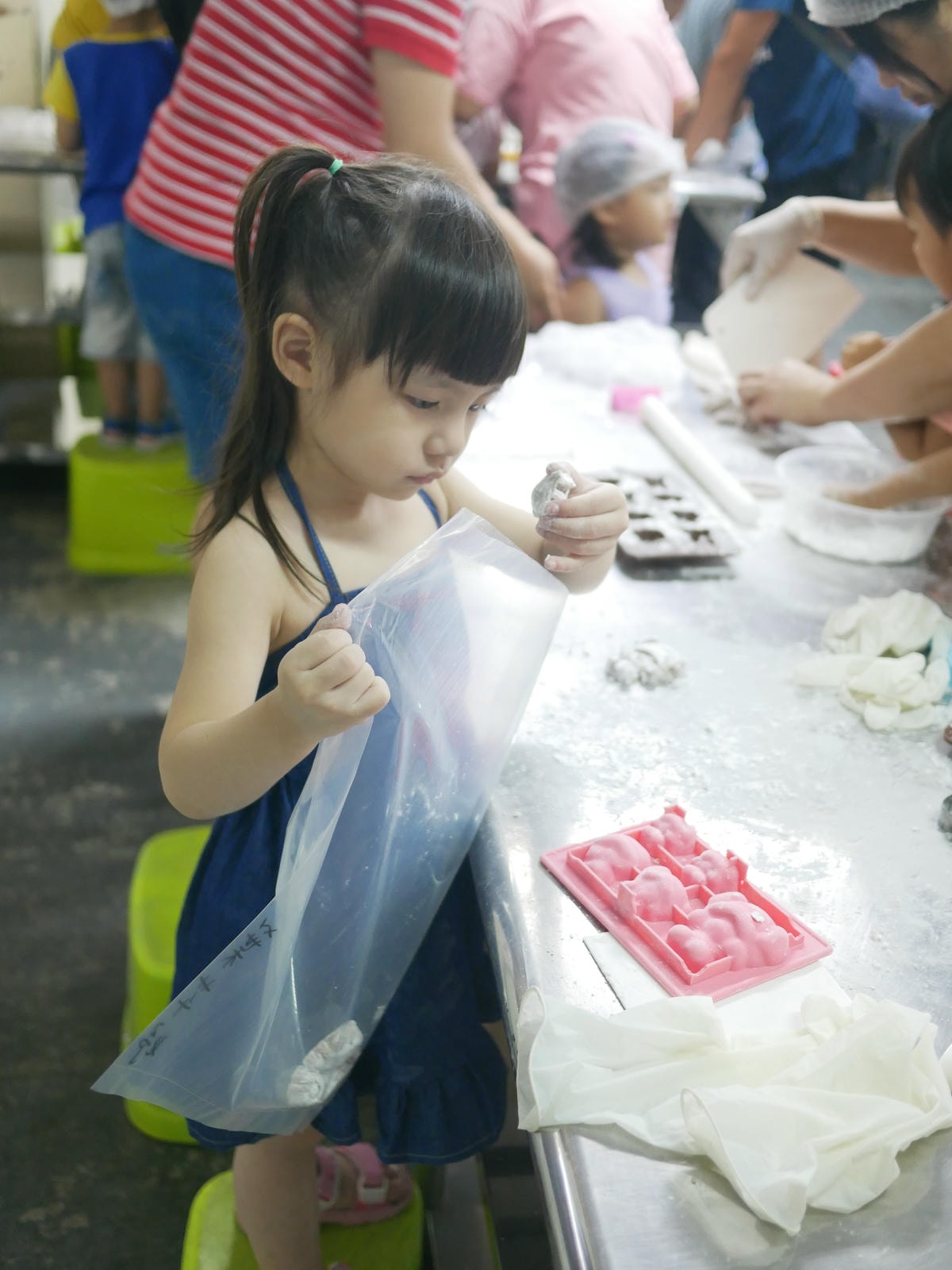 親子共學推薦~新北樹林【黑丸嫩仙草觀光工廠】CP值超高的親子手作芋圓