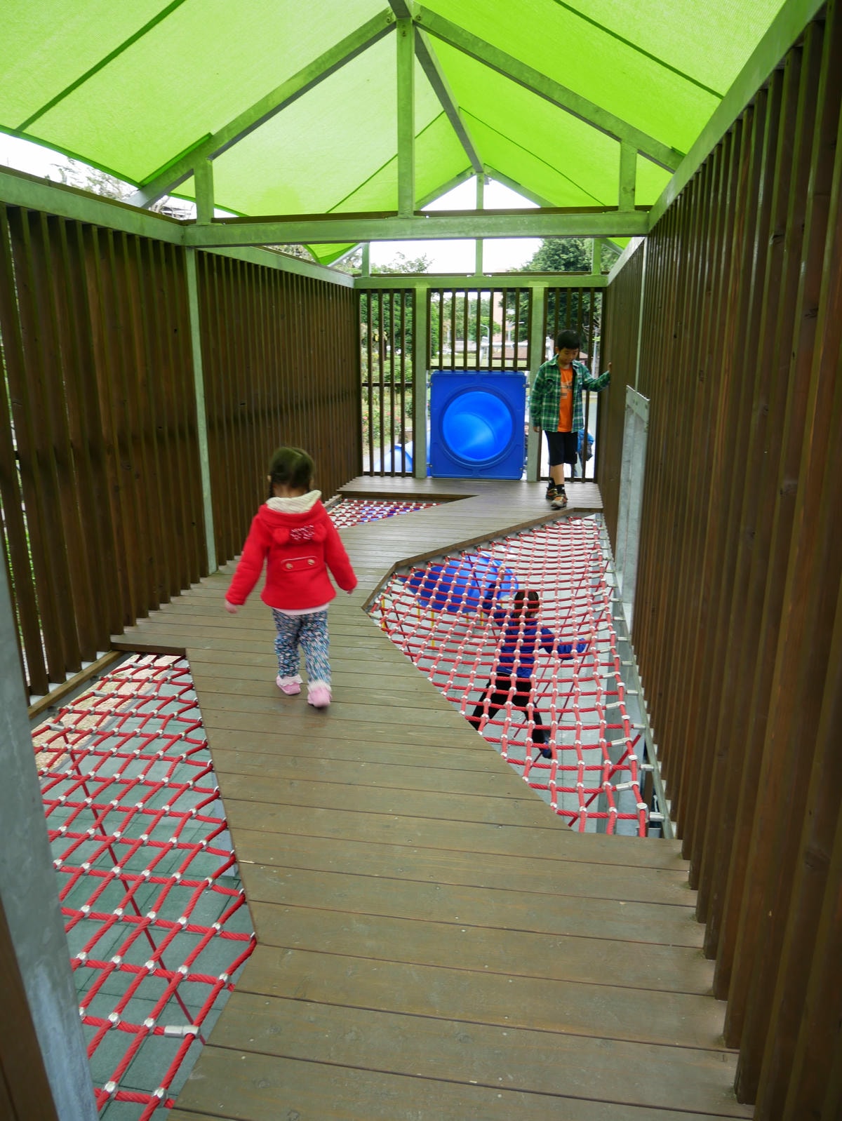 【台北松山三民公園】超長溜索.大型木造攀繩旋轉滑梯.沙坑