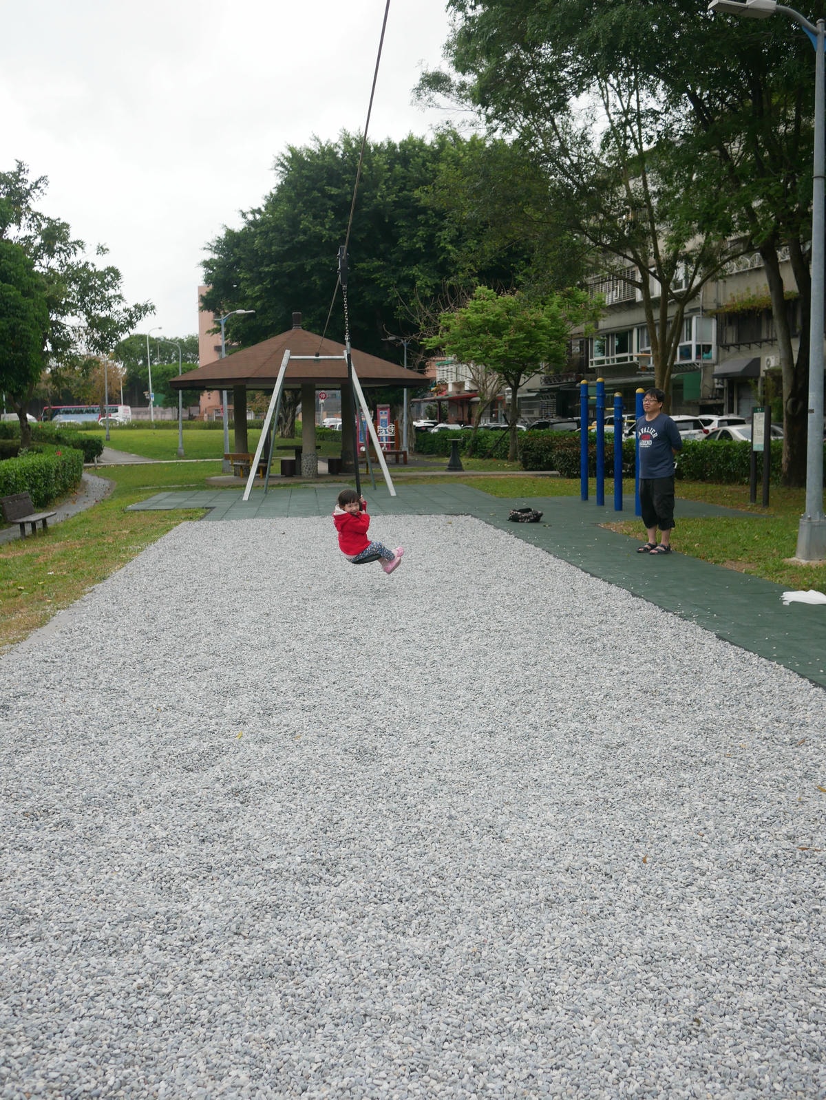 【台北松山三民公園】超長溜索.大型木造攀繩旋轉滑梯.沙坑