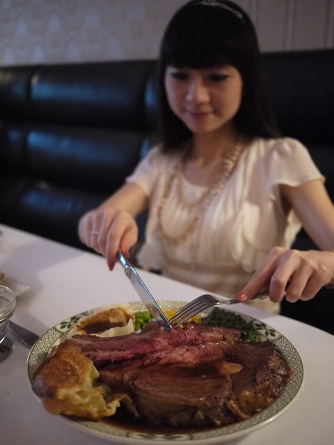 【生日】30歲生日大餐~美國頂級牛排勞瑞斯Lawry's (完成版)
