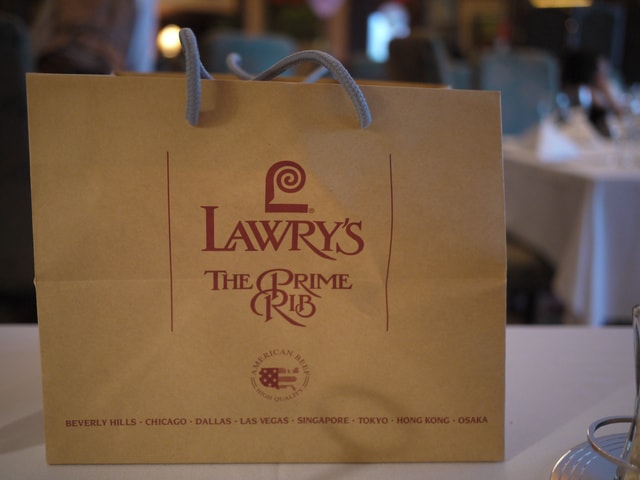 【生日】30歲生日大餐~美國頂級牛排勞瑞斯Lawry's (完成版)